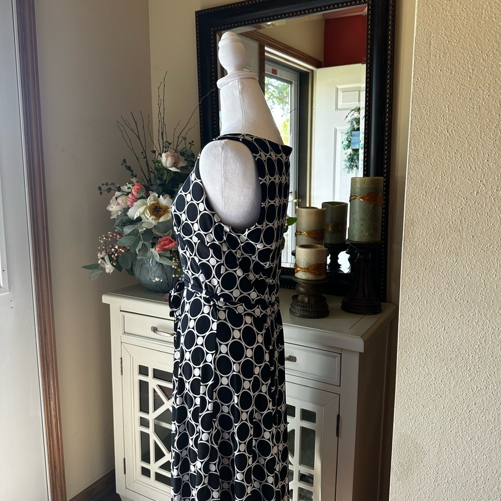 Black & White Polka Dot Dress - Picture 4 of 9